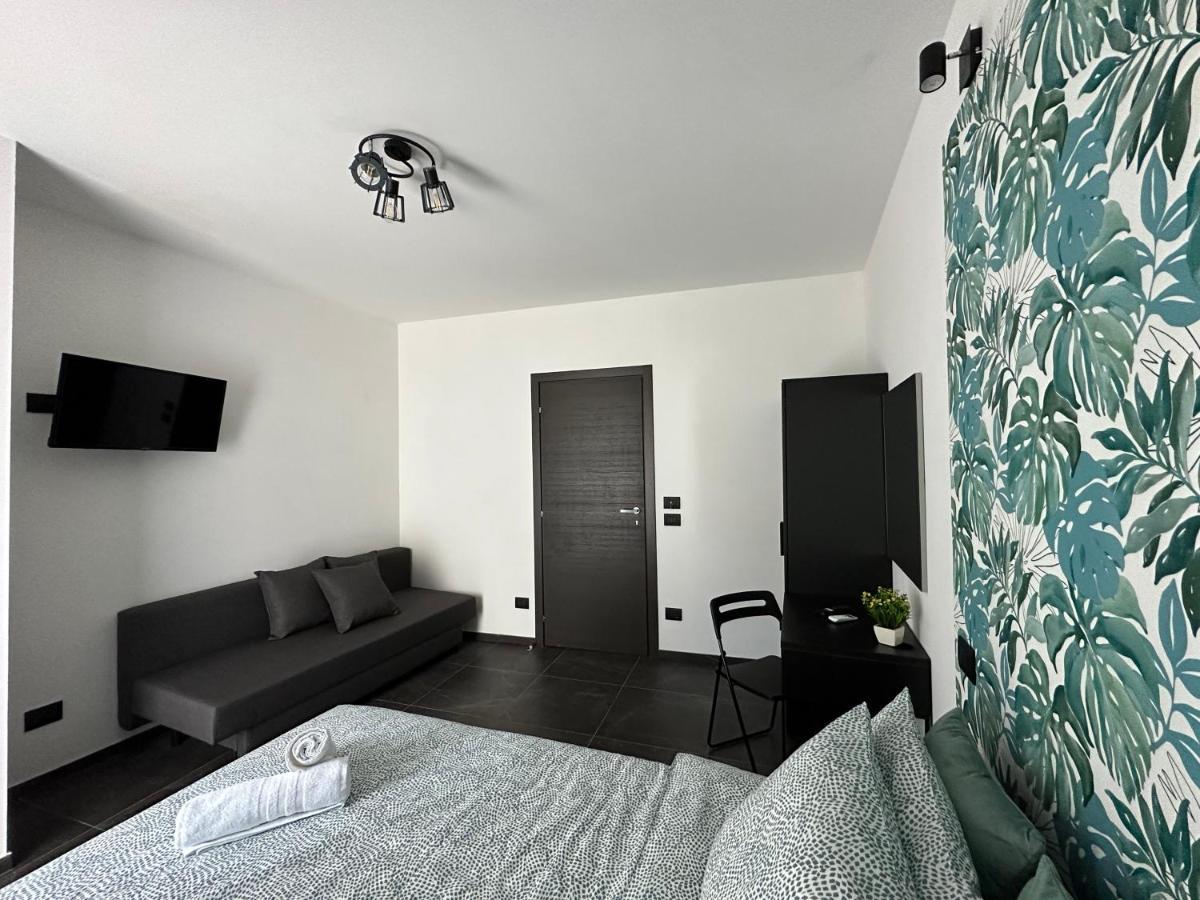 Olinad Rooms Castelbuono  Eksteriør billede