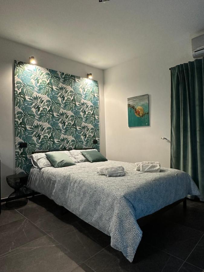 Olinad Rooms Castelbuono  Eksteriør billede